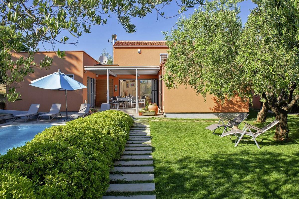 Villa Emili In Medulin - Haus Fuer 4-5 Personen Extérieur photo