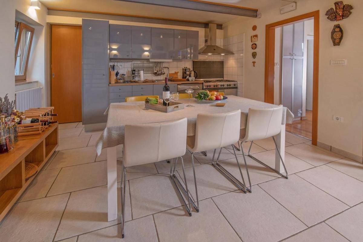 Villa Emili In Medulin - Haus Fuer 4-5 Personen Extérieur photo