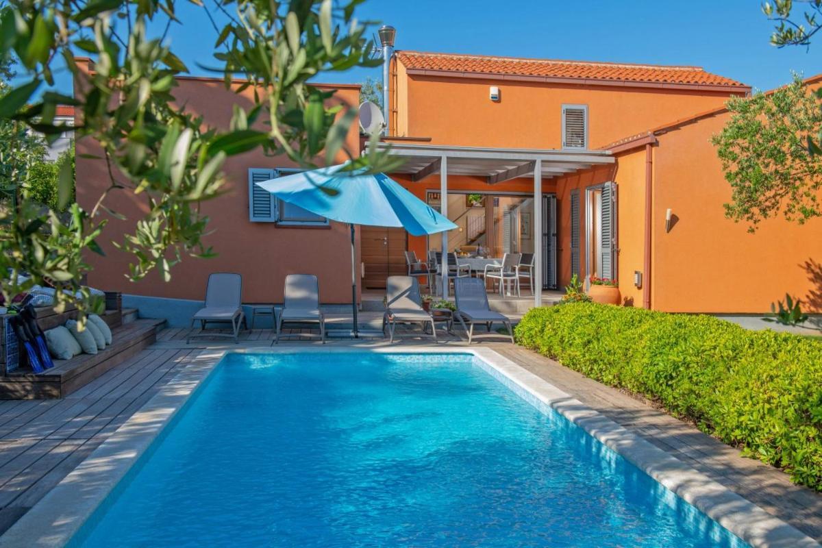 Villa Emili In Medulin - Haus Fuer 4-5 Personen Extérieur photo