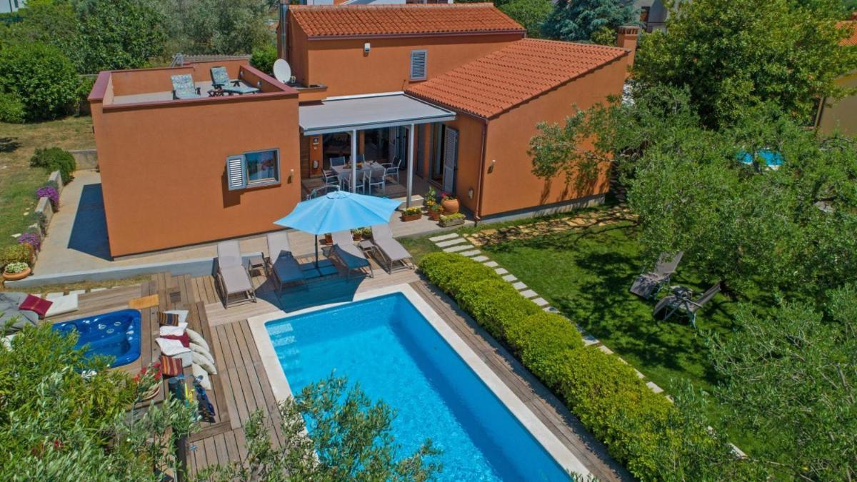 Villa Emili In Medulin - Haus Fuer 4-5 Personen Extérieur photo